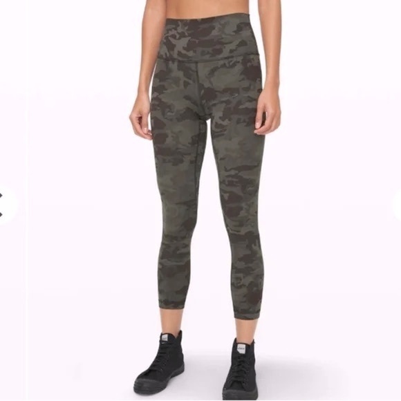 Lululemon Camo capri legging Sz 2 - Picture 1 of 8